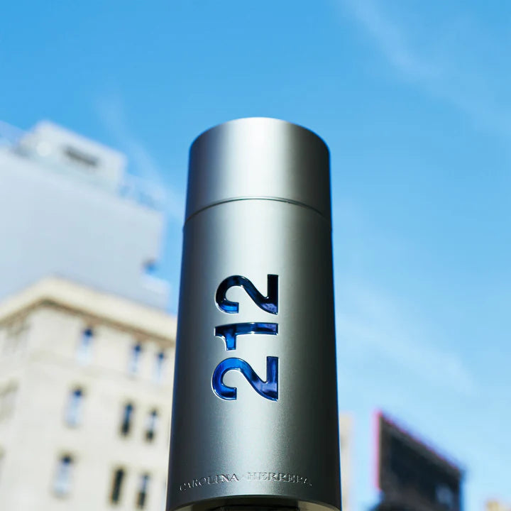 212 by Carolina Herrera Eau De Toilette Spray (New Packaging)